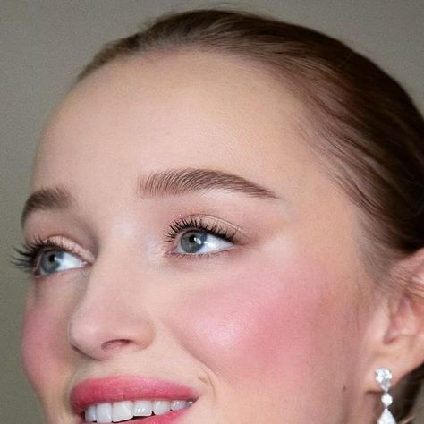 Livia Thompson on Instagram: "PHOEBE DYNEVOR for the Met Gala 2024 @phoebedynevor   MU @sofiatilbury assisted by @melbi_makeup using all @charlottetilbury  Hair @davidvoncannon  Styling @nicky_yates wearing custom @victoriabeckham   #themetgala2024 #phoebedynevor #charlottetilbury #victoriabeckham #met #metgala"