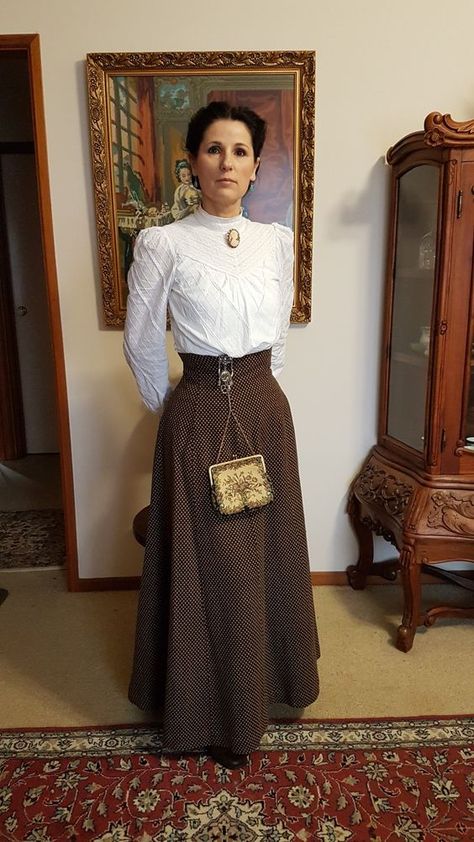 1890s Casual Fashion, Old Fashioned Skirt, 1800s Southern Fashion, Victorian Outfit Women, 1910s Inspired Fashion, 1800 1900 Fashion, Victorian Edwardian Fashion, Early Edwardian Fashion, Edwardian Working Class Dress