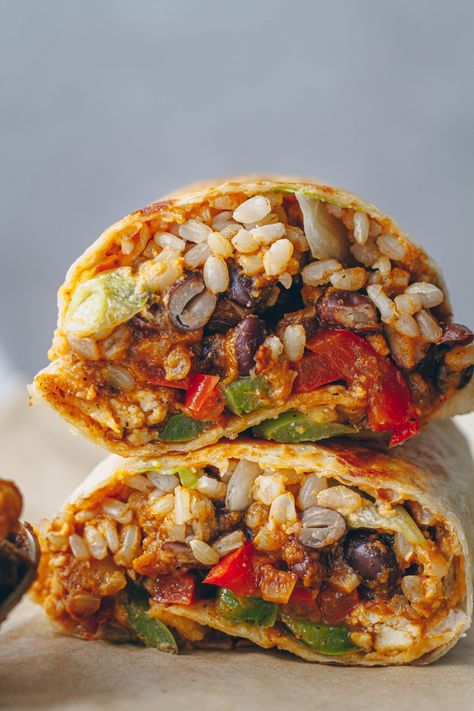 Tofu Burrito, Chipotle Tofu, Veggie Meal Prep, Vegetarian Burrito, Chipotle Burrito, Vegan Breakfast Burrito, Scrambled Tofu, Vegan Burrito, Veggie Burrito