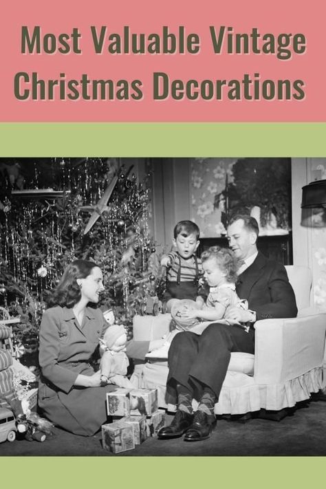 Vintage Christmas Decorations Antiques, 1930 Christmas Decorations, 1920s Christmas Decorations, Vintage Christmas Images 1950s, Christmas Living Room Decorations, Winter Scenes Wonderland, Antique Christmas Decorations, Vintage Christmas Photos, Living Room Decorations