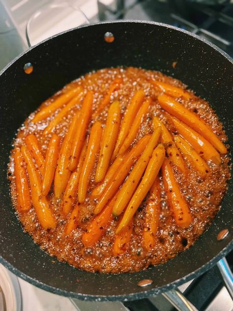 Honey Soy Carrots, Carrots Asian Style, Long Carrots Recipe, Mushrooms And Carrots, Soy Sauce Carrots, Asian Carrot Recipes, Sauteed Baby Carrots, Carrot Slices Recipes, Chinese Carrots Recipe