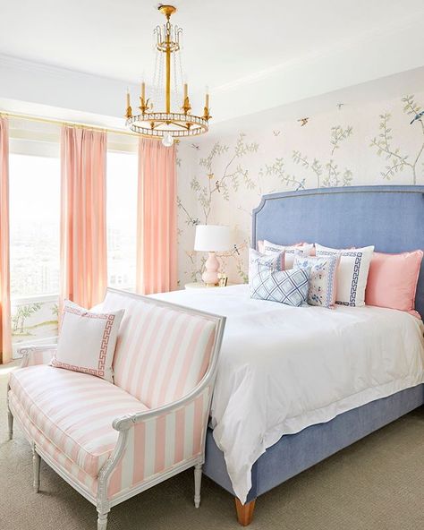 Caitlin Wilson (@caitlinwilsondesign) • Instagram photos and videos Chinoiserie Mural, Caitlin Wilson, Tall Bed, Big Girl Rooms, Upholstered Headboard, Kid Spaces, New Classic, My New Room, Decoration Design