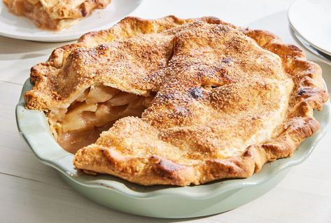 Old-Fashioned Apple Pie Old Fashioned Apple Pie, Apple Pie Recipe Homemade, Pie Slice, Apple Pie Recipe, Pastry Crust, Homemade Apple Pies, Apple Filling, Flaky Pastry, Apple Pie Recipes