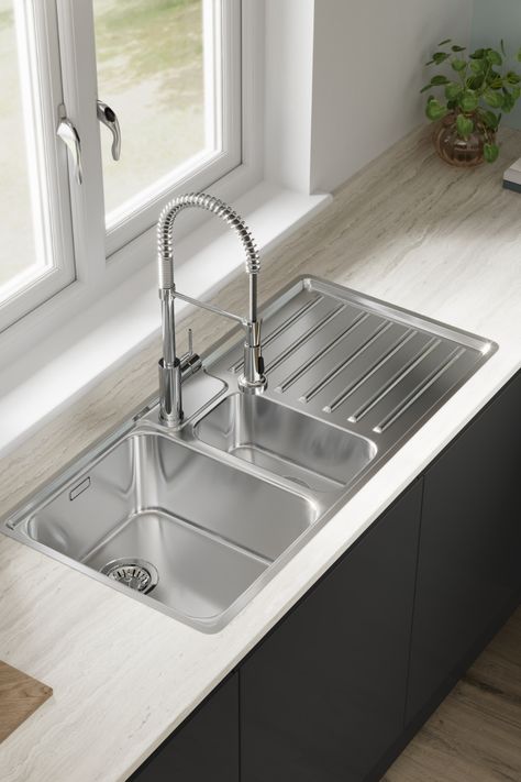 Looking for kitchen sink inspiration or kitchen tap inspiration? Our Franke Bell Single Bowl Inset Stainless Steel Kitchen Sink is the perfect addition to any kitchen design. A stainless steel kitchen tap is ideal for both modern kitchen design and traditional kitchen design. Finish off a stainless steel tap with a stainless steel sink and wood effect countertops. Marble Kitchen Sink, Industrial Kitchen Sink, Kitchen Marble Top, Franke Kitchen Sinks, Kitchen Basin Sink, Kitchen Sink Ideas, Kitchen Basin, Best Kitchen Sinks, Modern Kitchen Sinks