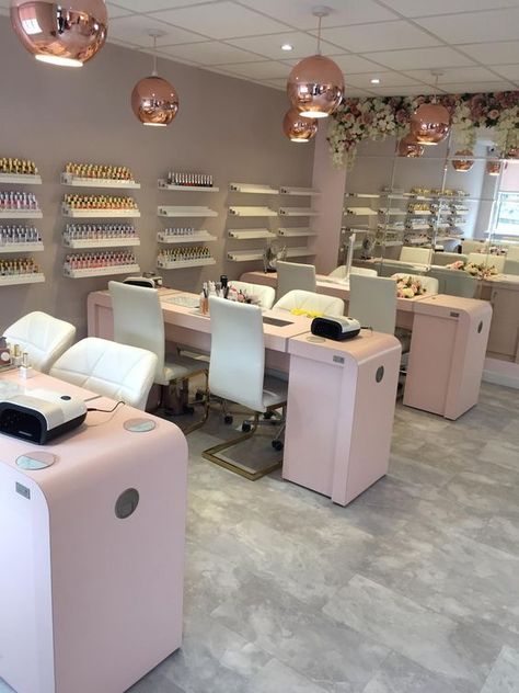 Nails Place Decoration, Nail Salon Exterior, Nail Desk Ideas, Beauty Salon Reception, Business Exterior, Modern Nail Salon, Luxury Nail Salon, Nails Tech, Nail Salon Interior Design