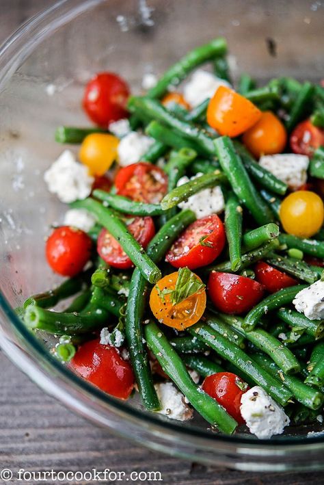 فاصوليا خضراء, Easy Summer Salad, Beans And Tomatoes, Sommer Mad, Green Bean Salads, Bean Salad Recipes, Green Beans And Tomatoes, Best Salad Recipes, Feta Salad