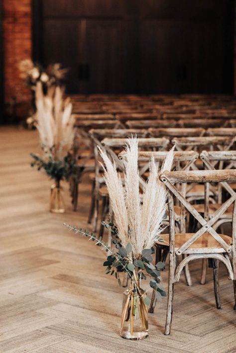 Boho Elegant Chic Tampa Heights Wedding | Armature Works | Photography by Copper And Navy Wedding Decor, Amber Jugs Wedding Aisle, Boho Inspired Wedding Decor, Wedding Modern Rustic, Taupe Wedding Theme Colour Schemes, Boho Wedding Decorations Green, Boho Decor For Wedding, Classy Bohemian Wedding, Boho Western Wedding Aisle Decor