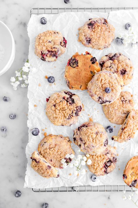 Blueberry Muffin Cookies Crumbl Cookie Recipes, Blueberry Muffin Cookies, Copycat Crumbl Cookie, Muffin Cookies, Cinnamon Streusel Topping, Blueberry Loaf Cakes, Crumble Cookie Recipe, Non Dairy Butter, Bakers Table