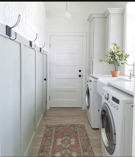 Sponge Wall, Mudroom Laundry Room Ideas, Perfect Laundry Room, Narrow Laundry Room, Laundry Room/mudroom, Laundry Room/mud Room, Mudroom Laundry Room, Laundry Room Renovation, Farmhouse Laundry