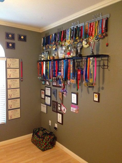 My Finisher Medals & Award wall Medal Display Ideas, Diy Kids Art Display, Trophy Display, Race Medal, Running Medals, Award Display, Sports Medals, Trophies And Medals, Student Christmas Gifts