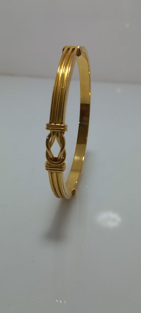 10 Gram Gold Kada For Women, Women Kada Designs Gold, Daily Wear Gold Bangles Indian Latest, Kada Designs Gold For Women Antique, Single Gold Bangle Designs, Simple Gold Bangles For Daily Use, Single Bangle Designs Gold, Kada Design For Women, Gold Kada For Women