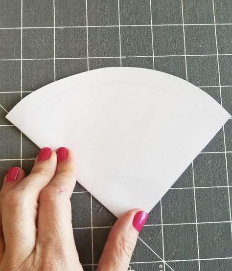 Learn how to make a flounce sleeve pattern to add to any top or dress  (Flounce sleeve peasant dress- how to add a flounce sleeve to any pattern.) Peasant Top Pattern, Flounce Pattern, Sewing Patterns Girls, Sewing Lessons, Sleeve Pattern, Peasant Dress, Flounce Sleeve, Peasant Tops, Sleeves Pattern