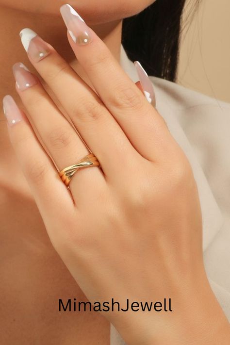 Simple Ring Design, Latest Ring Designs, Latest Gold Ring Designs, خواتم خطوبة, Cross Rings, Gold Jewelry Prom, Couple Ring Design, Rings Minimalist, Unique Gold Jewelry Designs