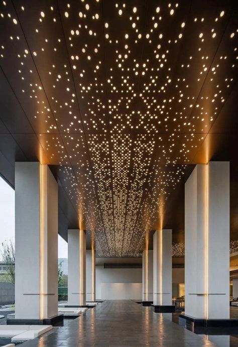 Lobby Lighting, Hotel Lobby Design, Interior Ceiling Design, Ceiling Treatments, Lobby Interior, Foyer Design, Ceiling Light Design, Lobby Design, False Ceiling Design