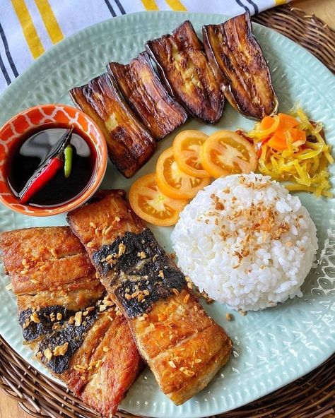 Filipino Breakfast, Filipino Street Food, Healthy Food Dishes, Pinoy Food, Sweet Snacks Recipes, Breakfast Meal Prep, Buffet Food, Food Obsession, Everyday Food