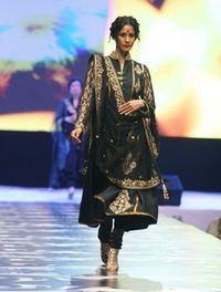 Vikram Phadnis Vikram Phadnis, Indian Closet, Clothes Board, Fresh Dress, Couture Style, Desi Clothes, Asian Fusion, Pakistan Fashion, Desi Style