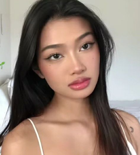 Simple Makeup Looks Morena, Makeup On Filipinos, Makeup For Southeast Asian, Make Up Looks For Morena Skin, Clean Look Makeup Filipina, Make Up Inspo For Morena, Dear Peachy Makeup, Asian Makeup Tan Skin, Simple Make Up For Morena Skin