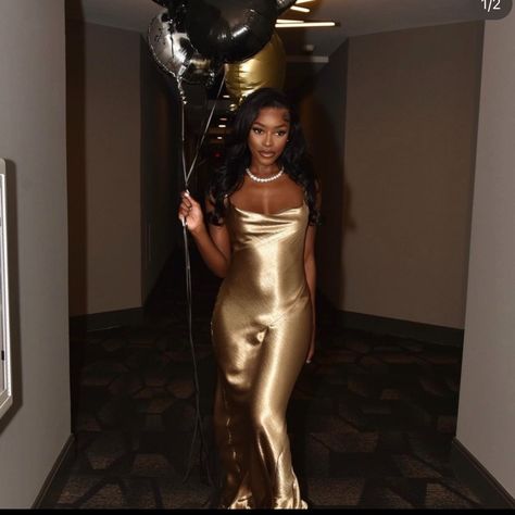 Cute Birthday Dress Never Wore Still In Packaging Size Small Gold Birthday Outfit, Gold Homecoming Dress, Birthday Dress 21st, Black Women Dress, Queen Dresses, Halter Prom Dresses, Champagne Dress, Golden Dress, Birthday Fits