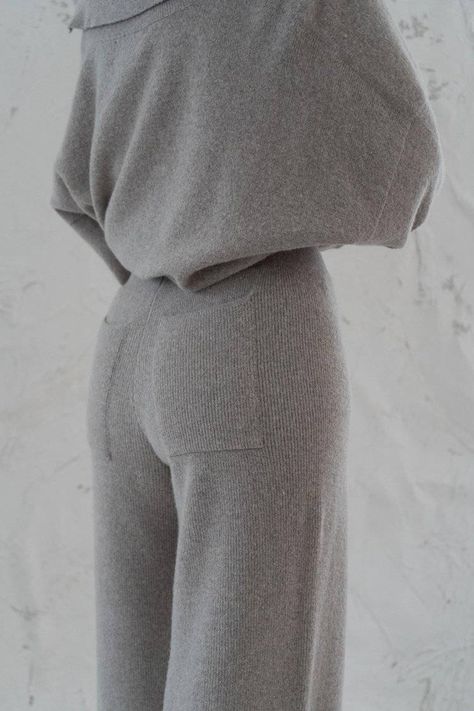 The 16 Best Ribbed Loungewear Sets to Relax In | Who What Wear UK Classy Loungewear Outfit, Balaclava Tutorial, Cashmere Lounge Set, Aesthetic Loungewear, Loungewear Aesthetic, Classy Loungewear, Cute Lounge Outfits, Ribbed Loungewear, Winter Lounge