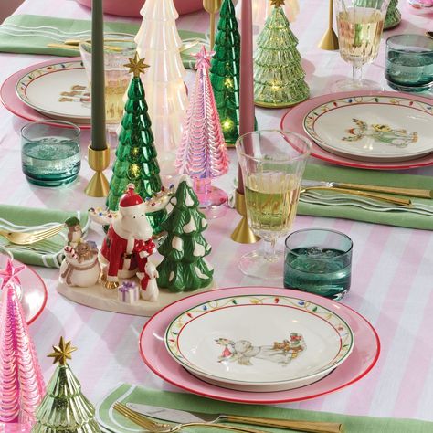 Win a Christmas-themed holiday dining set and drinkware for 8!  🍽️
https://sweepstakesfanatics.com/lenox-merry-marcels-christmas-in-july-sweepstakes/ Pink Christmas Table, Colorful Christmas Lights, Xmas Wedding, Christmas Table Setting, Lenox Holiday, Christmas Dinner Party, Snow Bunny, Friends Christmas, Nice List