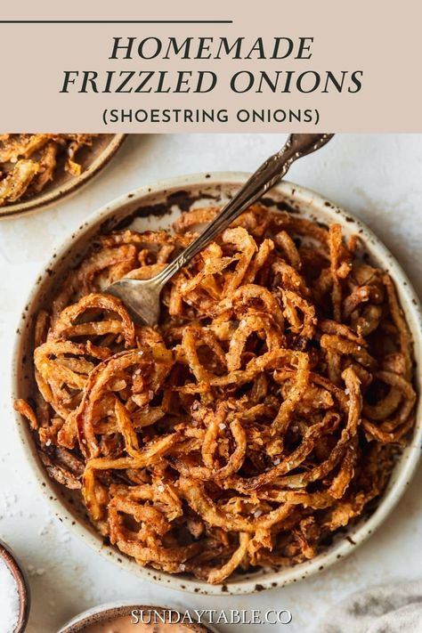 Homemade Fried Onions For Casserole, Chopped Onions Recipes, Homemade Fried Onion Topping, Oven Fried Onions, Crispy Onion Recipes, Air Fried Crispy Onions, Oven Onion Rings, Sauteed Onions Recipe, Homemade Crispy Onions