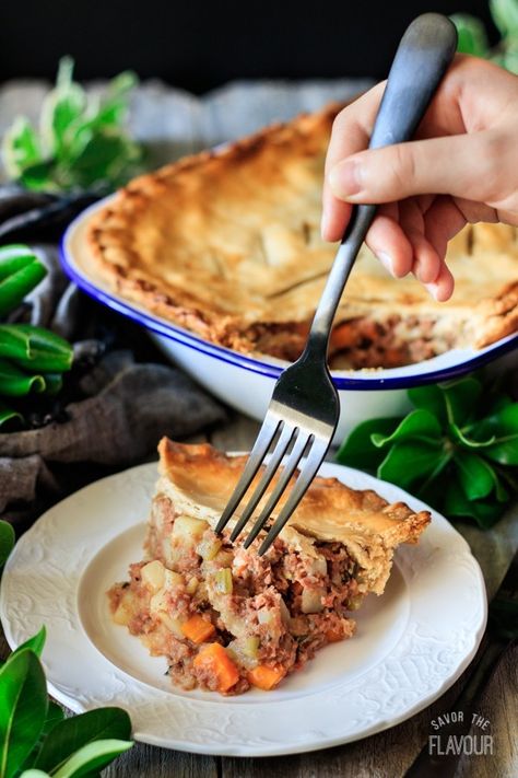 Old Fashioned Corned Beef Pie: a British comfort food dinner that your whole family will love. Potatoes, carrots, celery, and garlic flavor this old-fashioned meat pie made with homemade shortcrust pastry. | www.savortheflavour.com #cornedbeef #meatpie #comfortfood #Britishfood #bullybeef Corned Beef Pie, Beef Pie, Canned Corned Beef, Meat Pie Recipe, Savory Pies Recipes, Beef Pies, Corned Beef Recipes, Lean Pork, Pastry Crust