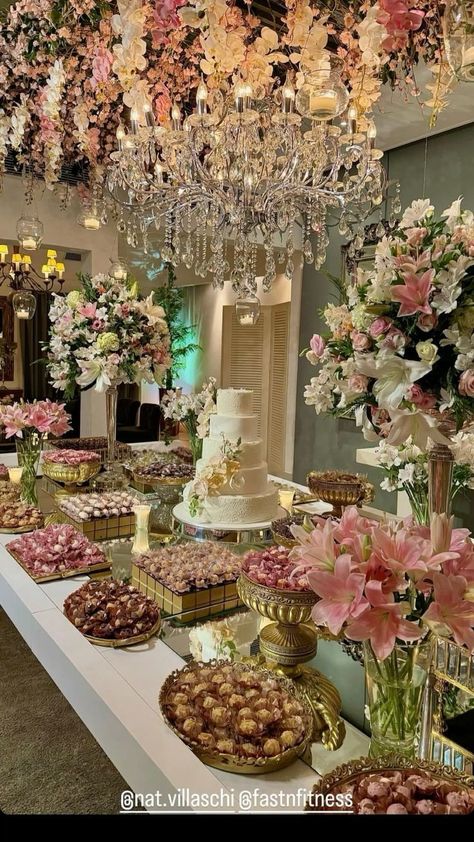 Gold Quinceanera Theme, Pink Quince Theme, Debut Theme Ideas, Gold Pink Wedding, Quince Centerpieces, Sweet 15 Ideas, Rose Gold Quince, Quince Decor, Sweet 15 Party Ideas Quinceanera