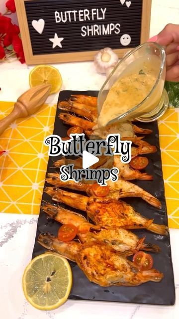 Seafood Network🦞🦐🦀🦑🐙🍤 on Instagram: "Butterfly shrimp with butter and garlic like restaurants
@mariamyfood 

It tastes amazing and doesn’t take long 🤤

Ingredients:
- Large shrimp, open it from the back like in the video and clean it well from the back.
- Shrimp marinade: salt, pepper, cumin, mustard, lemon juice, lemon zest, olive oil, paprika, minced garlic.
- We season the shrimp from the open back with the shrimp marinade and leave it in the refrigerator for an hour.
- In a pan, we sauté the shrimp with olive oil on the first open back until its color changes and we turn it over to the other side. It doesn’t take more than 6-7 minutes on the fire if it is large.

Sauce ingredients:
- Minced garlic.
- A box of cooking cream (I use dessert cream because it has a thicker consistenc Butterfly Shrimp Meals, Butterfly Shrimp Recipes, Butterfly Shrimp, Seafood Dinners, Shrimp Marinade, Steak And Shrimp, Cooking Cream, Jumbo Shrimp, Large Shrimp