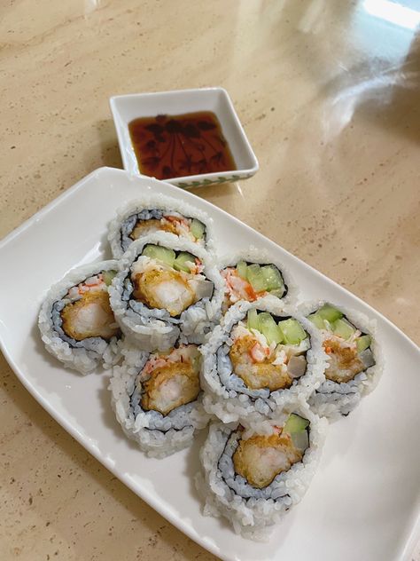 Fried Shrimp Sushi Roll, Sushi Bake Shrimp Tempura, Tempura Shrimp Aesthetic, Shrimp Tempura Sushi, Spicy Shrimp Tempura Sushi Rolls, Crunchy Shrimp Roll Sushi, Tempura Sushi, Shrimp Tempura Roll, Tempura Roll