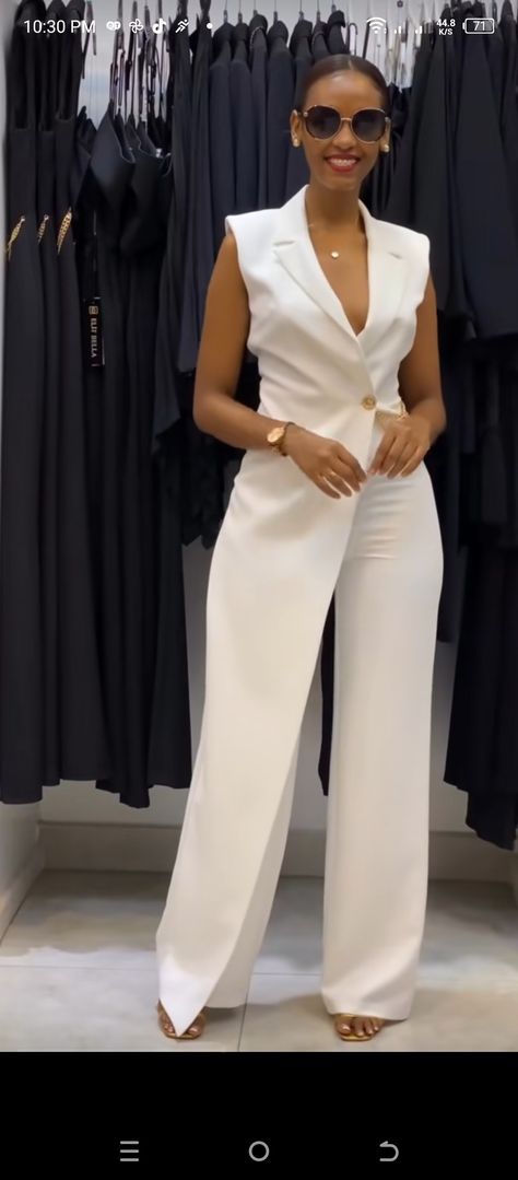 Ladies Graduation Suits, Outfits For All White Party, All White Woman Outfit, Corporate Jumpsuit Classy, Women Jumpsuit Outfits Classy, Womens White Pants Outfits, Graduation Outfit For Ladies, Panel Discussion Outfit, Business Formal Women Outfits