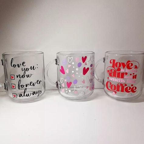 Valentine Cup Gift Ideas, Vinyl Valentines Projects, Valentines Circuit Ideas, Cricket Valentines Ideas, Valentine Cups Vinyl, Valentine’s Day Cricut Ideas To Sell, Valentines Day Cricut Crafts, Valentine Glass Cups, Valentines Cricut Projects