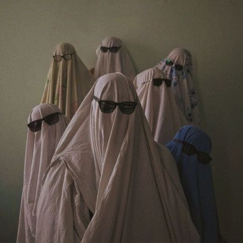 Group Dp Aesthetic, Funny Ghost Wallpaper, Friends Group Dp, Group Dp, Dp Aesthetic, Ghost Wallpaper, Aesthetic Friends, Friends Group, Funny Ghost