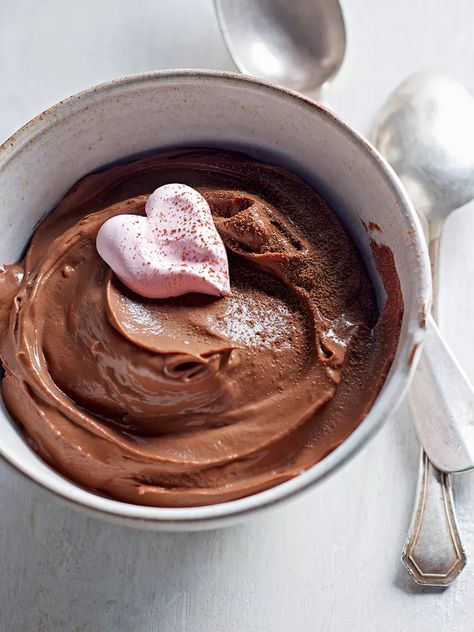 Dark Chocolate Pudding Dark Chocolate Pudding, Chocolate Desserts Fancy, Rich Chocolate Dessert, Easy Chocolate Pudding, Chocolate Pudding Recipes, A Box Of Chocolates, Best Chocolate Desserts, Decadent Chocolate Desserts, Homemade Pudding