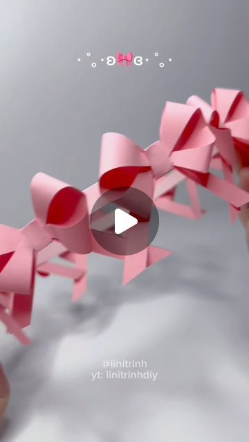 Lini Trịnh I Art | Design I Fashion on Instagram: "Paper bow crown 🎀👑✨" Paper Crown Birthday, Bow Origami, Origami Crown, Handmade Tiaras, Cute Origami, Paper Craft Ideas, Paper Bow, Paper Crowns, Paper Design