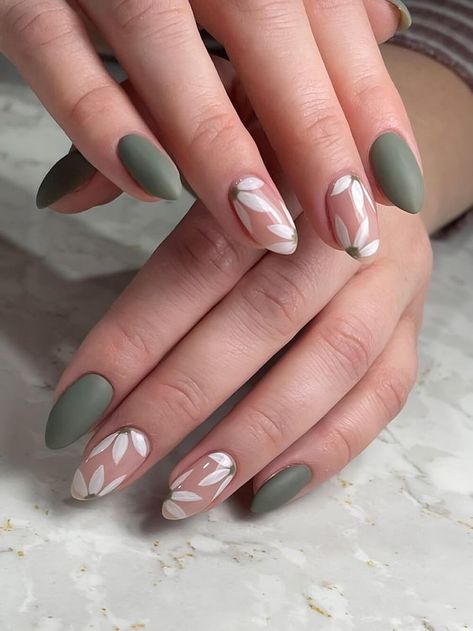 40 Olive Green Nails That Every Chic Girl Needs To Get ASAP - 266 Olive Nails, Daisy Nail Art, Bridesmaids Nails, Green Nail Designs, Daisy Nails, Simple Gel Nails, Oval Nails, Prom Nails, Classy Nails