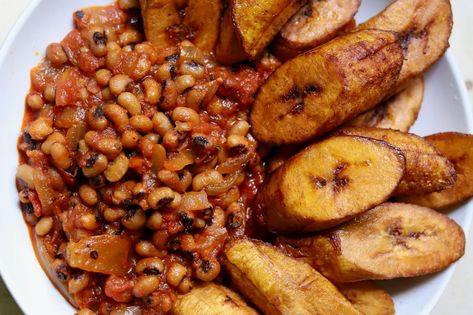 Beans And Plantain Ghana, Plantain And Beans, Nigeria Snacks, Beans And Plantain, Beans And Plantains, Ghanaian Recipes, Nigeria Food, Ghana Food, African Recipes Nigerian Food