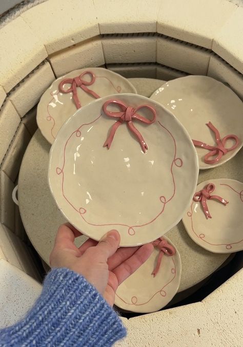 Pre-order the Most Coquette Jewelry Dish With a Realistic Bow and String Design, Different Colors Available - Etsy Coquette Dishes, Pinch Pot Jewelry Holder, Ceramics Plates Designs, Ceramics Plate, Coquette Jewelry, Jewelry Bowl, Dream Apartment Decor, Ring Dishes, Handmade Plates