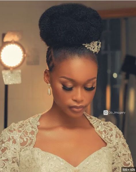 Braided Wedding Hairstyles Black Women, Updo Cabello Natural, Side Down Hairstyles, Natural Hair Updo Wedding, Black Bridesmaids Hairstyles, Afro Wedding Hairstyles, Natural Hair Wedding, Black Wedding Hairstyles, Natural Wedding Hairstyles