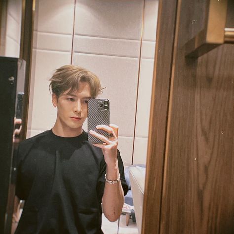 Jackson Wang on Twitter: "#MAGICMANWorldTour #Malaysia 2nd stop Had so much memories here Beautiful people❤️ thank u 🙏 . thank u for all the experience and i hope everyone who came to the show could feel the message. Find ur magic. . 3rd stop SINGAPORE ❤️🙏💋 Im here already. . #MAGICMAN #jacksonwang https://t.co/xDzDmk48NM" / Twitter Personajes Studio Ghibli, Magic Man, Got7 Jackson, Jackson Wang, The Message, Thank U, Suho, Pop Group, Got7