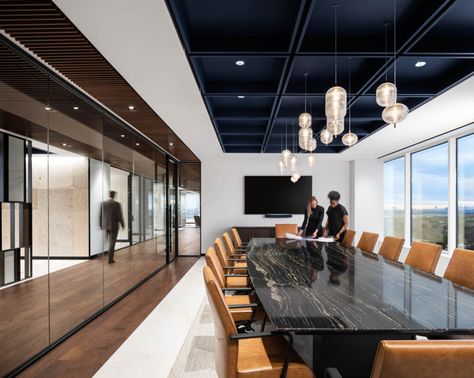 Perkins&Will Strikes a Balance for Mohr Capital’s Dallas HQ Boardroom Ceiling Design, High End Conference Room, Corporate Office Color Scheme, Executive Conference Room, Large Conference Room Design, Conference Room Interior Design, Conference Room Interior, Modern Boardroom, Boardroom Design