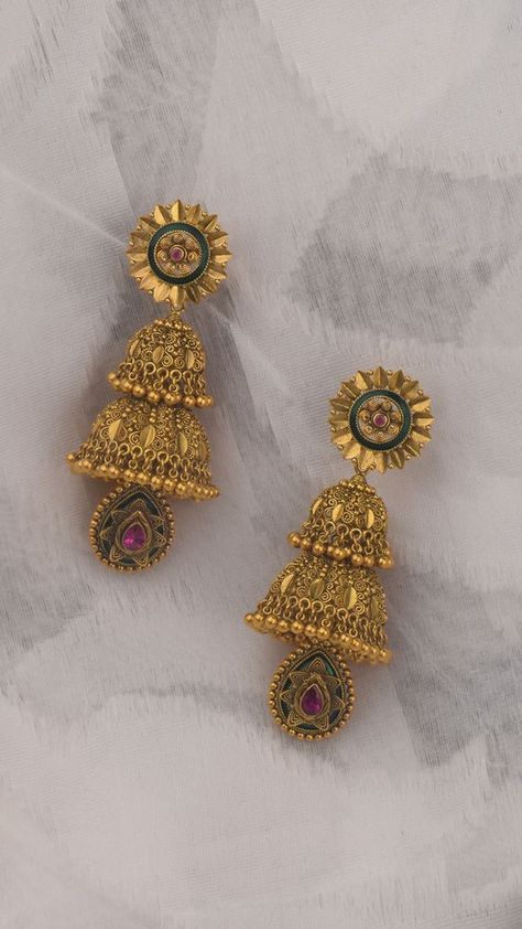 Sparkling Fashion: Gold Jhumka Earring designs latest 2019/ Gold buttalu Jumkha Earrings Gold Jewellery Designs, Jhumki Earrings Gold, Daily Wear Gold Earrings, Latest Gold Earrings, Gold Buttalu, Gold Hoop Earrings Style, Gold Earrings Design, Gold Jhumka, Gold Earrings Indian