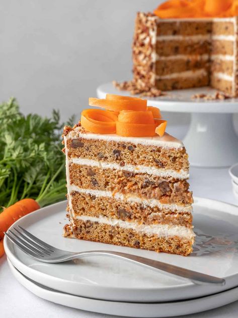 Best Moist Carrot Cake via @cookinwithmima Vegan Carrot Cake Recipe, Homemade Carrot Cake, Flat Cakes, Dessert Parfait, Moist Carrot Cakes, Easy Carrot Cake, Vegan Carrot Cakes, Cake With Cream Cheese Frosting, Carrot Cake Recipe