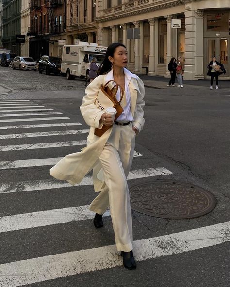 CAROLINE LIN on Instagram: “a series of me crossing streets in soho” Crossing The Street Aesthetic, Soho Street Style, Soho Nyc Aesthetic Outfit, Caroline Lin, Street Style Poses, Nyc Aesthetic Outfit, Soho Street, Crossing The Street, Classic Outfits For Women