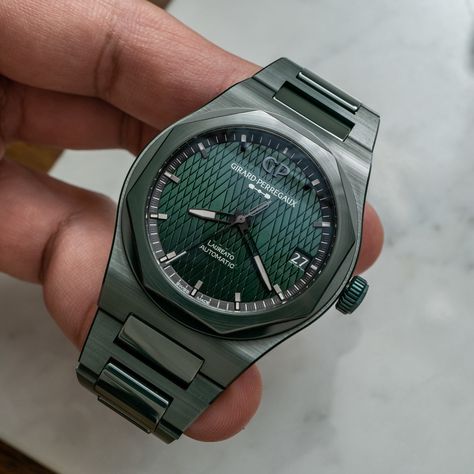 Gerard Perregaux Watch, Girard Perregaux Laureato, Girard Perregaux Watches, Girard Perregaux, British Racing Green, Ceramic Watch, Green Ceramics, Sports Watch, Tic Tac