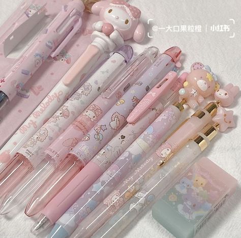 sanrio stationary💖💕 Art Supplies For Beginners, Best Art Supplies, Pink Academia, Cartoon Kitty, Pretty School Supplies, Stationery Obsession, Cute Stationary School Supplies, Tout Rose, Cute School Stationary