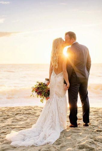 Ideal Couple Poses For Excellent Shots ❤︎ Wedding planning ideas & inspiration. Wedding dresses, decor, and lots more. #weddingideas #wedding #bridal Wedding Pictures Beach, Beach Wedding Pics, Ideal Couple, Wedding Fotos, Wedding Picture Poses, Wedding Kiss, Beach Wedding Photography, Beach Wedding Photos, Wedding Couple Poses