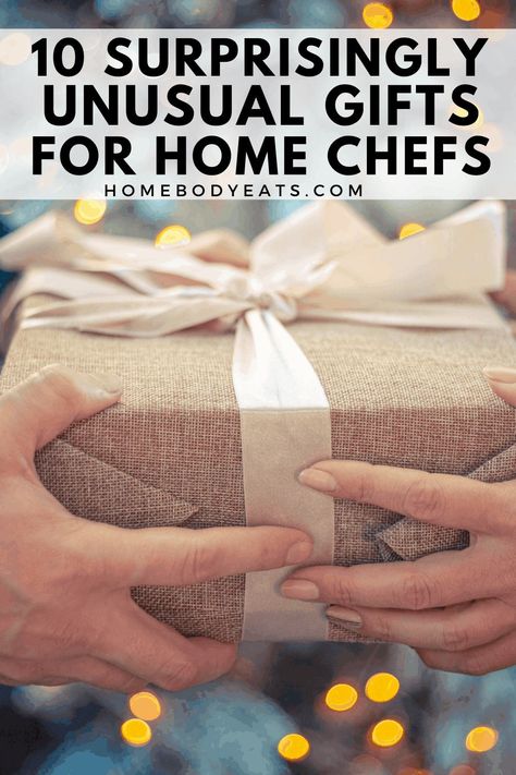 Christmas Gifts For Mom Kitchen, Gift Ideas For Chefs Boyfriend, Chef Gifts For Men, Cooking Gifts For Men, Cooking Baskets Gift Ideas, Diy Cooking Gifts, Gifts For A Chef, Chef Gift Basket, Cooking Gift Ideas