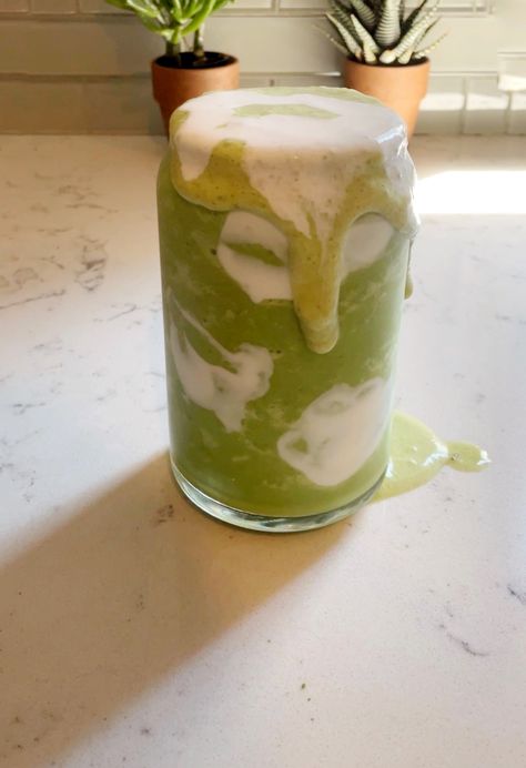 Cloud Smoothie, Coconut Matcha, Matcha Coconut, Breakfast In A Jar, Matcha Latte Recipe, Vanilla Smoothie, Matcha Smoothie, Coconut Smoothie, Coconut Whipped Cream