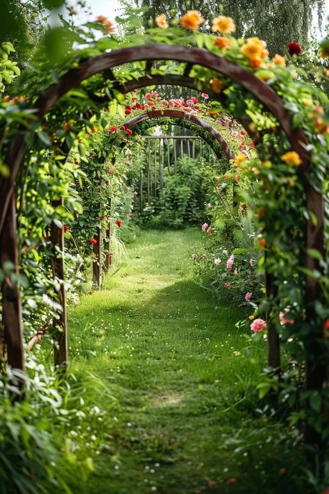 Creative DIY Garden Arch Ideas for Your Backyard Round Garden Arch, Yard Arch Ideas, Diy English Garden, Arch Garden Ideas, Wedding Archway Ideas, Diy Garden Archway, Garden With Arch, Secret Garden Ideas Backyard, Garden Archway Ideas