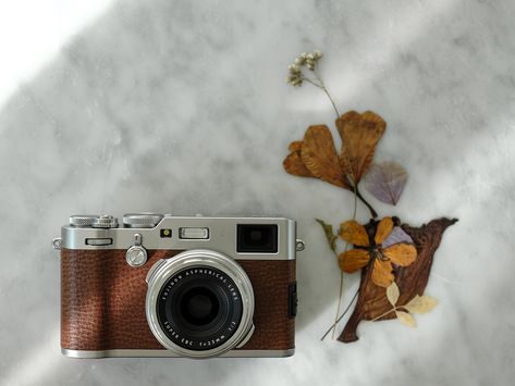 This is the new Fujifilm X100F Brown camera | Photo Rumors Brown Camera Aesthetic, Photos Of Cameras, Brown Camera, Vintage Camera Photography, New Camera, Camera Aesthetic Vintage, Fujifilm Camera Aesthetic, Camera Icon Aesthetic, Aesthetic Camera